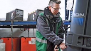 Video zur Umstellung von von Blei-Säure- auf moderne Linde Lithium-Ionen-Technologie bei der Fritz Gruppe